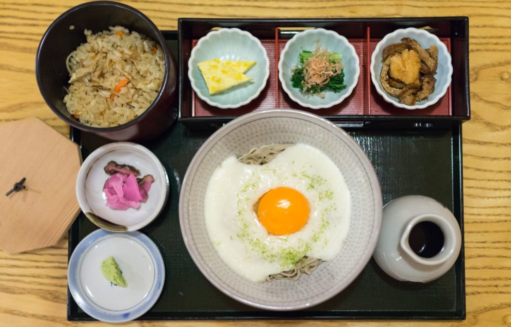 そば・うどん店の食器を揃えるときの注意点 | ニュースリリース｜飲食 